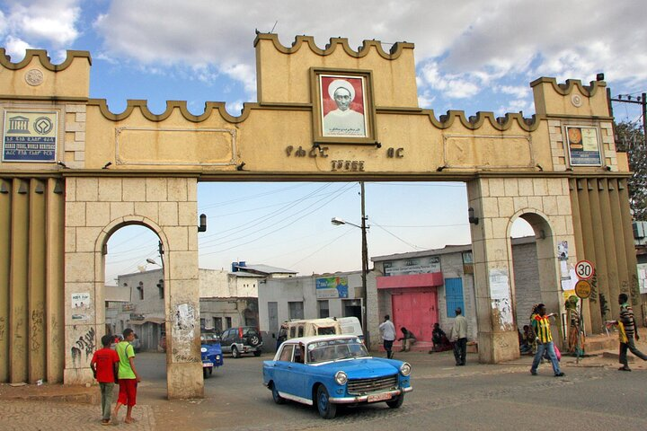 2 Days Tours To Harar Hyena Feeding & Walled City Tours  - Photo 1 of 7