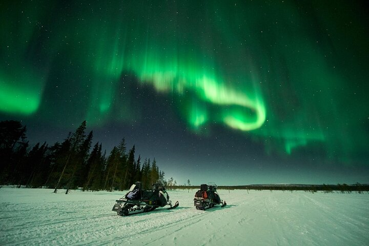 3 Hours Snowmobiling under Auroras and Night Sky - Photo 1 of 6