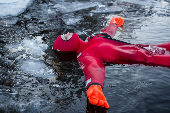 Arctic Ice Floating -Day floating - Photo 1 of 4