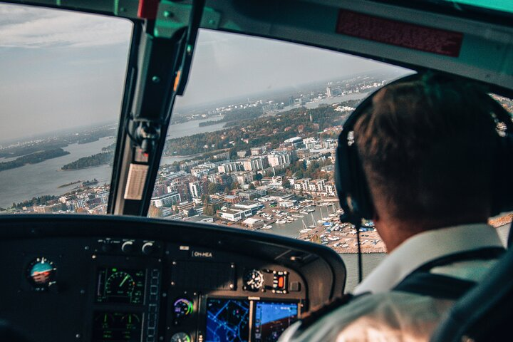 See Helsinki city and the archipelago on the same flight