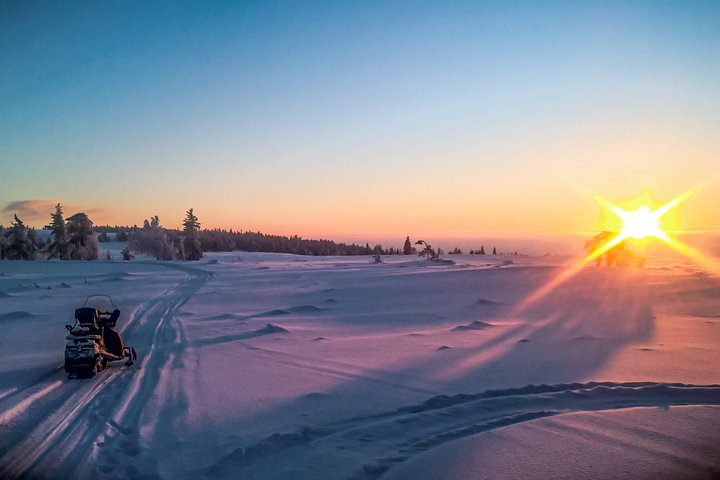 Snowmobile Safari in the Nature - Morning start - Photo 1 of 11