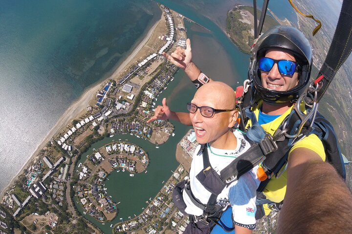 Skydive Fiji Radical 10000ft Tandem Jump (30 seconds free fall) - Photo 1 of 13