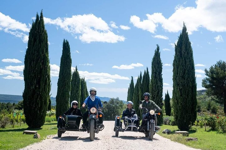 2H: Wine-Tour OR Beer-Tour in Provence - Photo 1 of 6