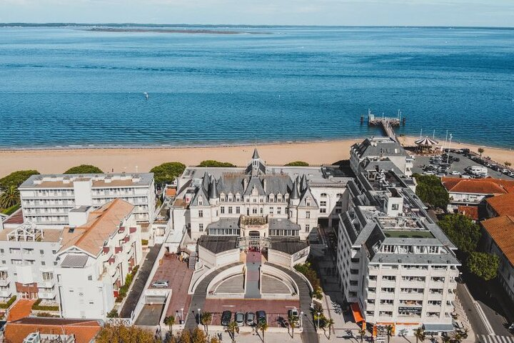 Arcachon: Guided City Walking Tour - Photo 1 of 5