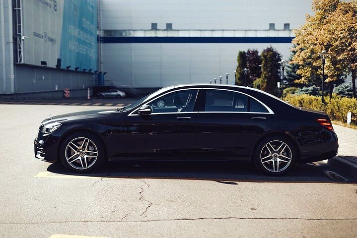 Arrival Private Transfer: Toulouse Airport TLS to Toulouse in Business Car - Photo 1 of 7