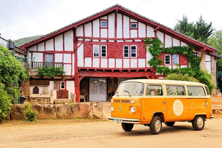 Traditional basque farm on the way 