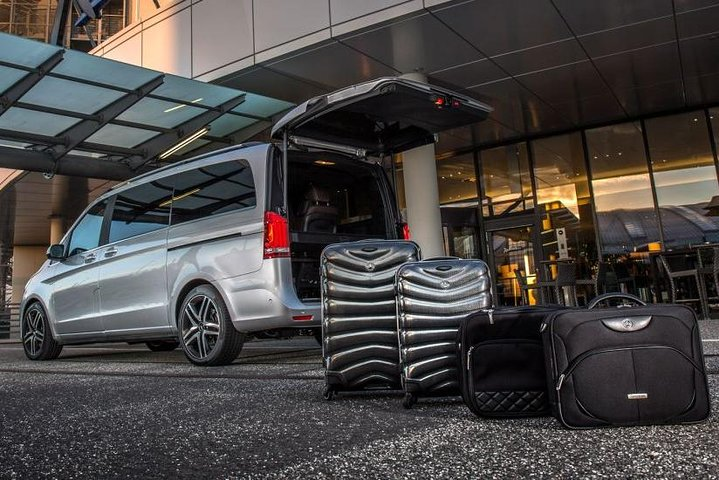 Best Private Airports Transfers - Luxury Minivan Service - Photo 1 of 16