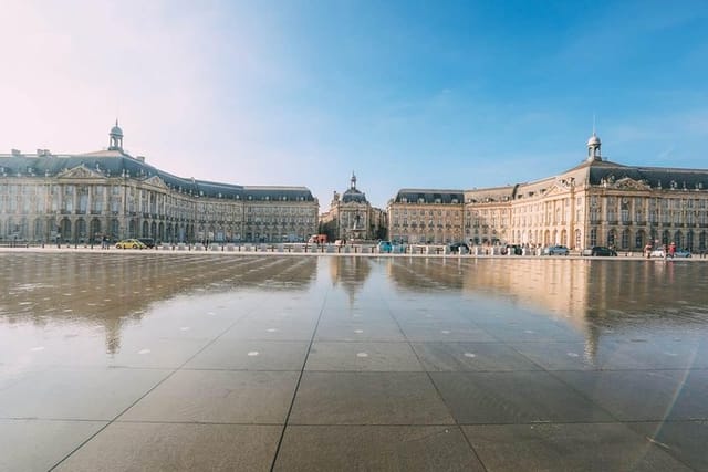 Place de la Bourse avec son Miroir d'eau 