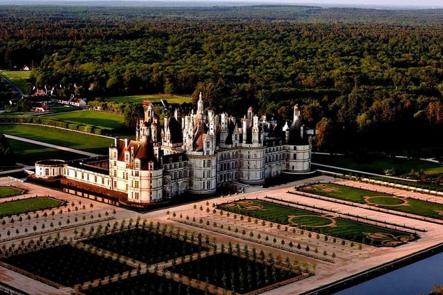 Circuit 2 castles around Blois: Chambord + Cheverny - Photo 1 of 7