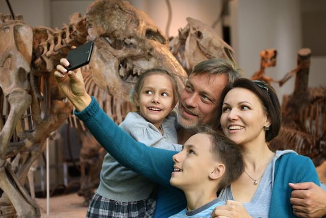 Dinosaurs Family Tour in the Natural History Museum of Paris - Photo 1 of 9