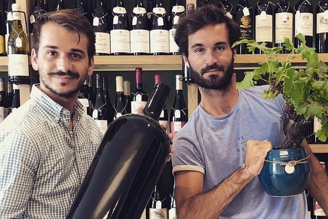 discover-bordeaux-vineyard-special-wine-tasting-with-two-cellar-men-brothers_1