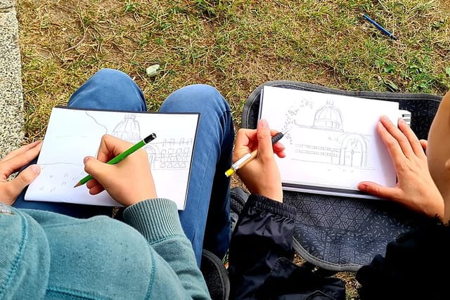 Drawing workshop/creative notebook during a walk from the Invalides to the Petit Palais - Photo 1 of 9