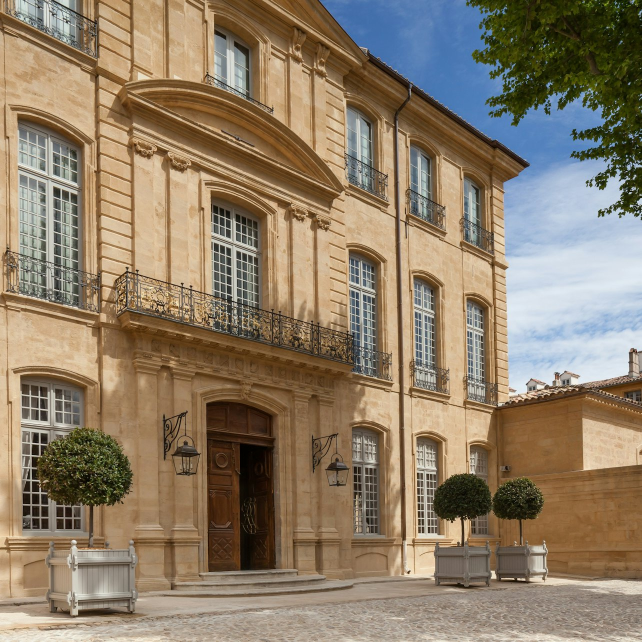 Entrance to Hôtel de Caumont - Photo 1 of 3