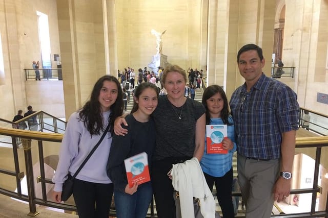 Louvre family treasure hunt