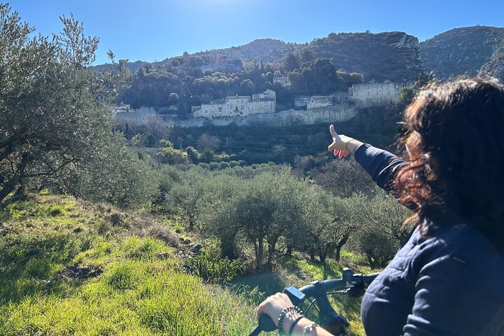 Full Day E-bike Tour in the Luberon Region from Aix en Provence - Photo 1 of 6