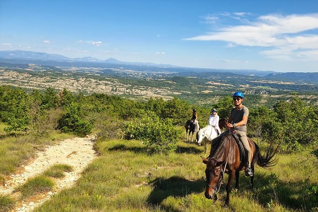 Horse ride in Haute Provence Luberon and Forcalquier - Photo 1 of 8