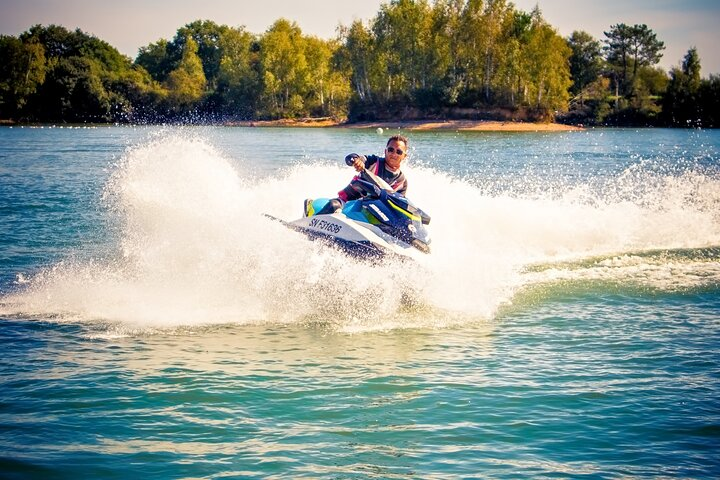 Jet-ski session near Nantes - Photo 1 of 11