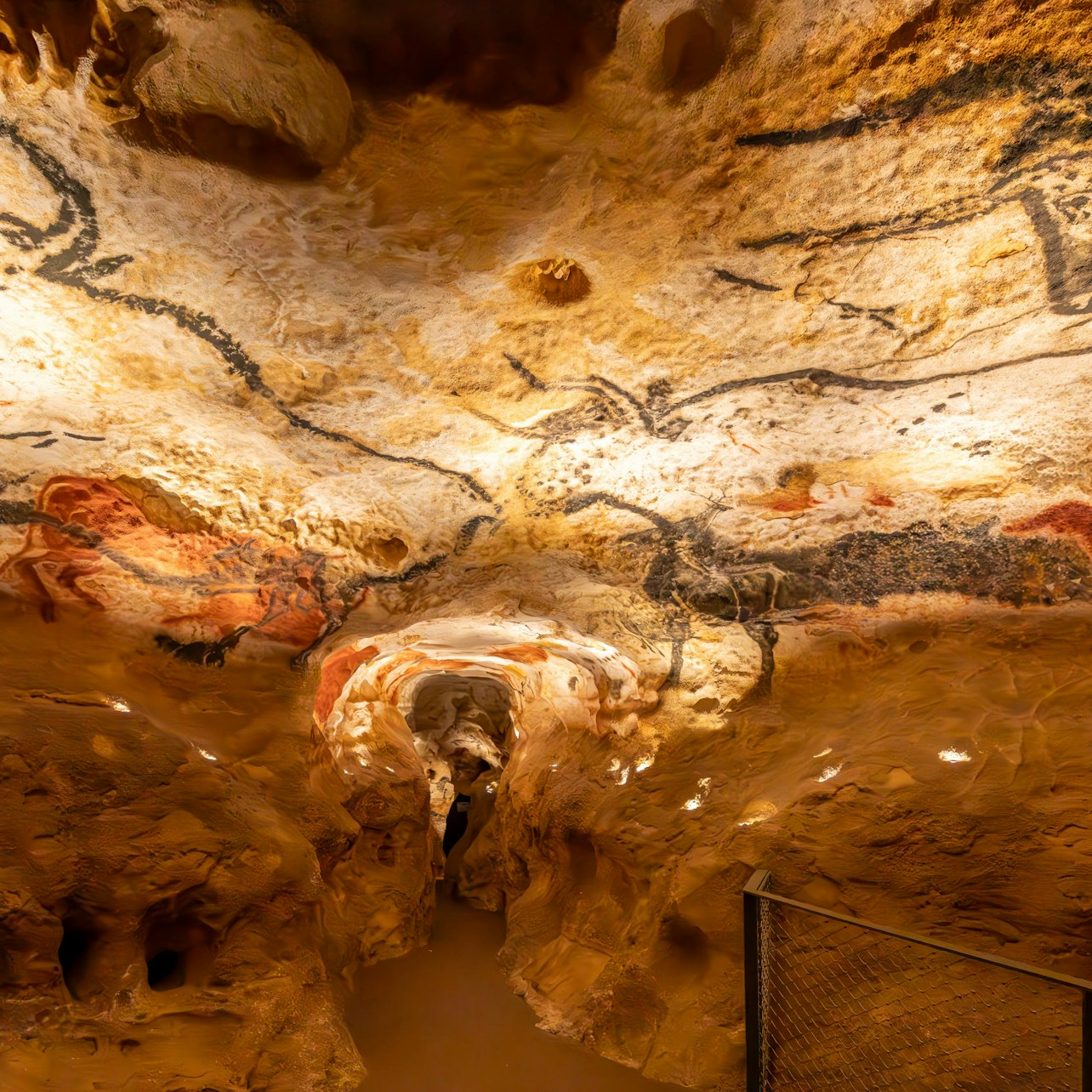 Lascaux IV: Self Guided Tour + Audio Guide - Photo 1 of 4