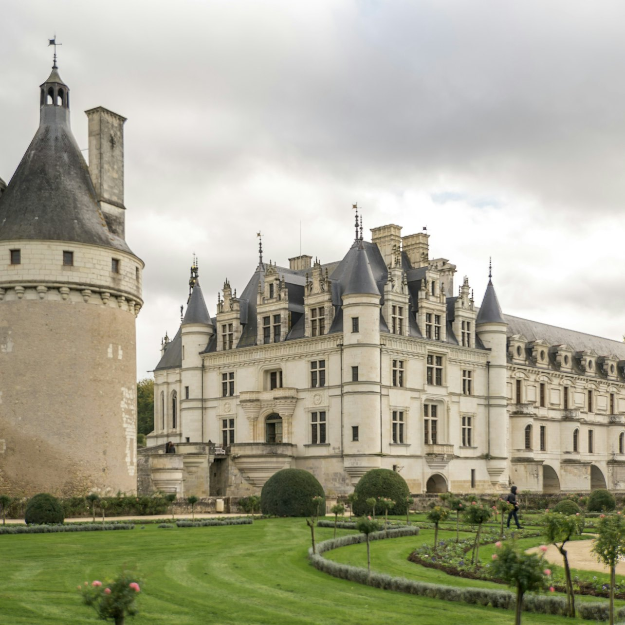 Loire Valley Castles: All-Day Guided Tour with Transport from Paris - Photo 1 of 4