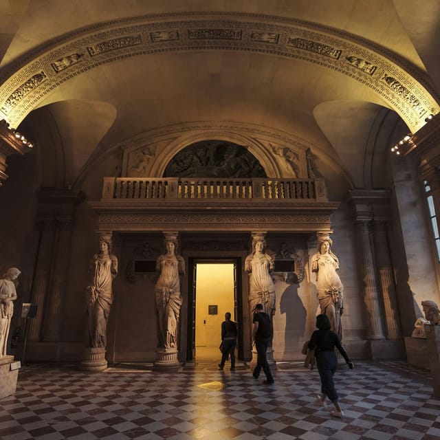 Louvre Museum: Priority Entry Ticket + 2-Hr Guided Highlights Tour - Photo 1 of 13