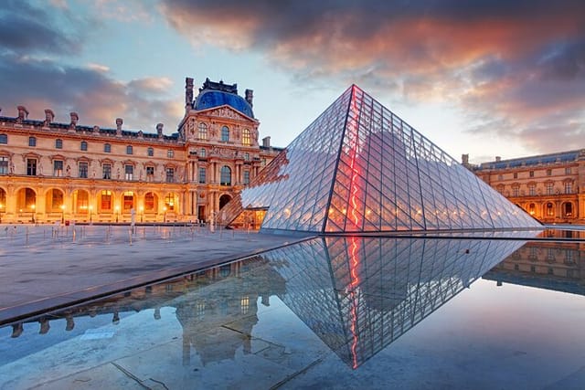 Louvre - Private Family Tour with Da Vinci Treasure Hunt - Entry Fees Included - Photo 1 of 15