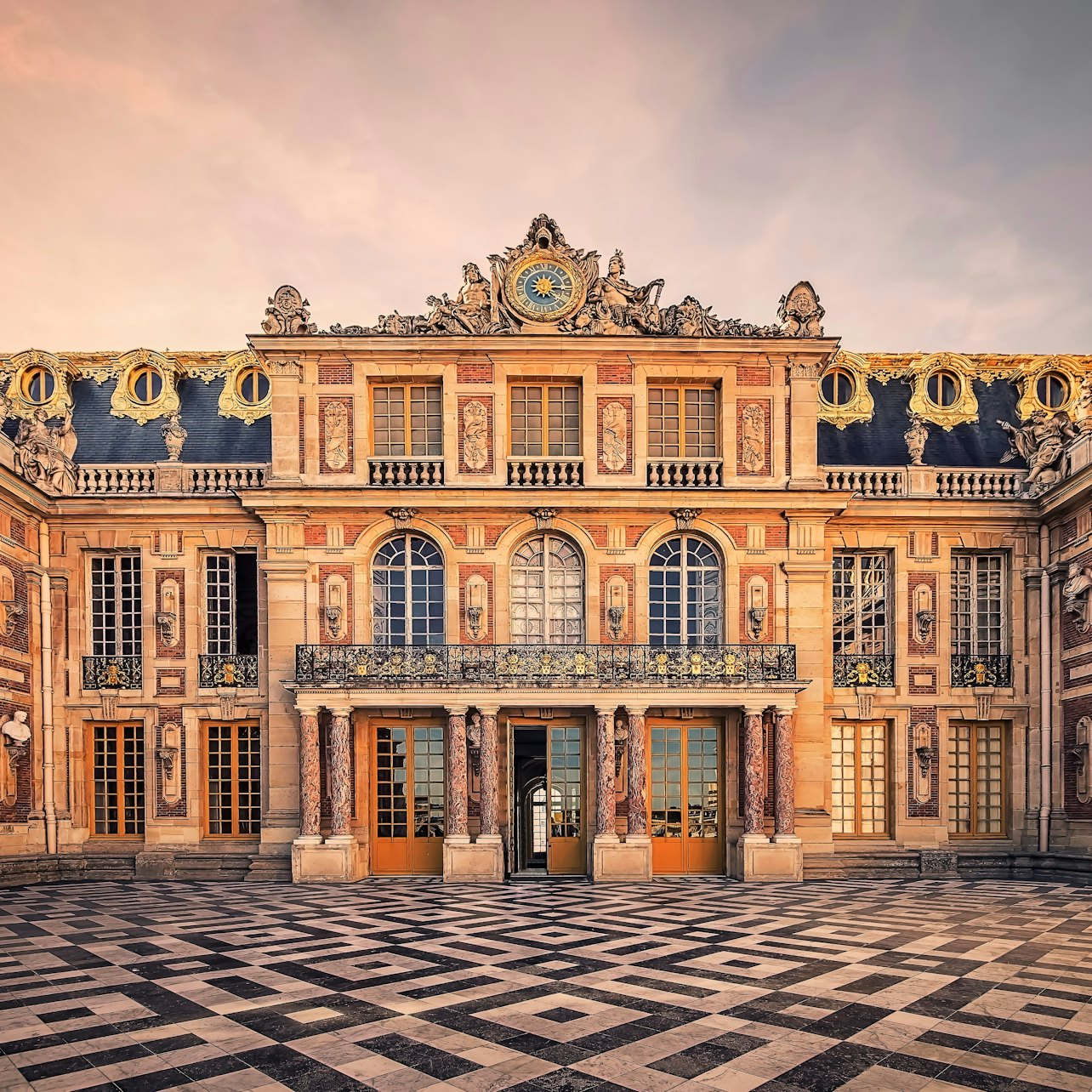 Palace of Versailles: Audio Tour + Transport - Photo 1 of 4