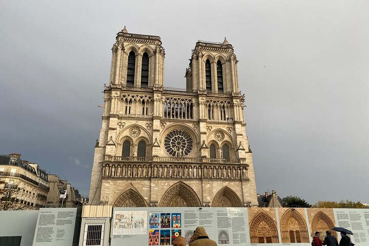 Paris Notre Dame Cathedral Outdoor Walking Tour with Crypt Entry - Photo 1 of 11