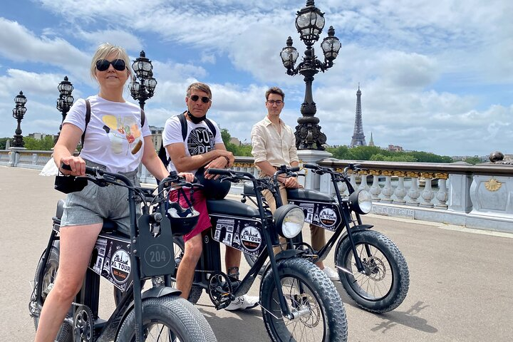 Paris Sightseeing Family Friendly Guided Electric Bike Tour - Photo 1 of 19