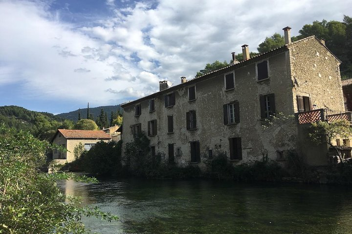  Picturesque Luberon - From AIX-EN-PROVENCE - Photo 1 of 10