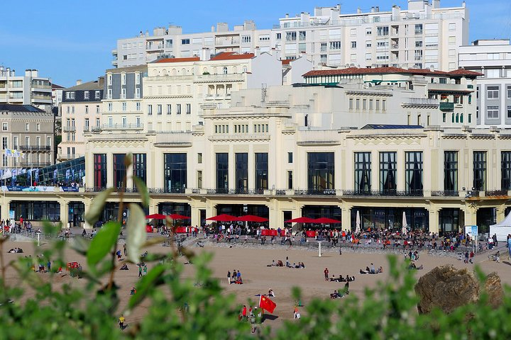 Private 3-hour Walking Tour of Biarritz with official tour guide - Photo 1 of 7