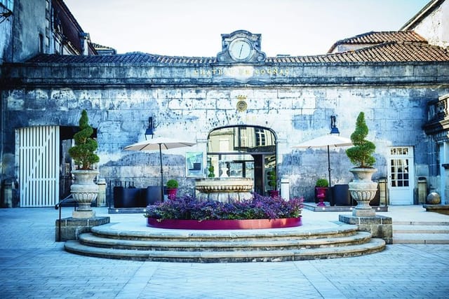 The courtyard of Château François 1er