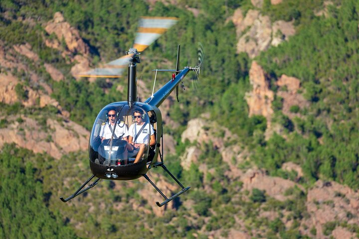 Private Helicopter Initiation Flight In The Bay of Cannes - Photo 1 of 8