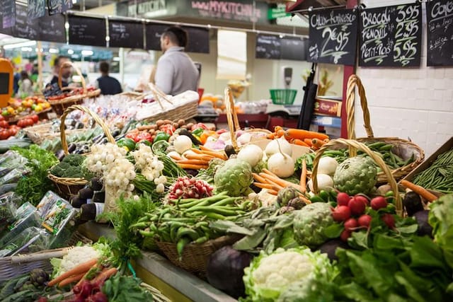 Visit a local Parisian market 