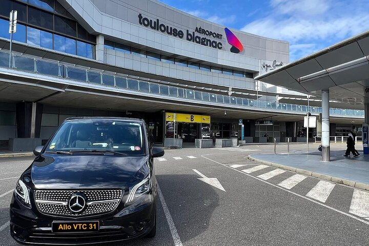 Private transfer from or to Toulouse Airport - Photo 1 of 8