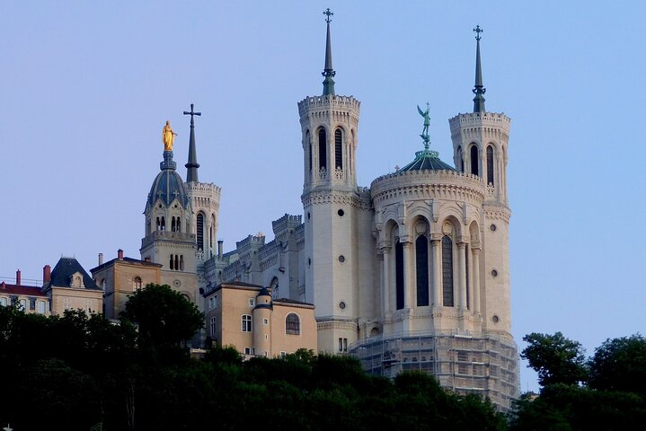 Private Transfer From Toulon To Lyon With a 2 Hour Stop - Photo 1 of 6