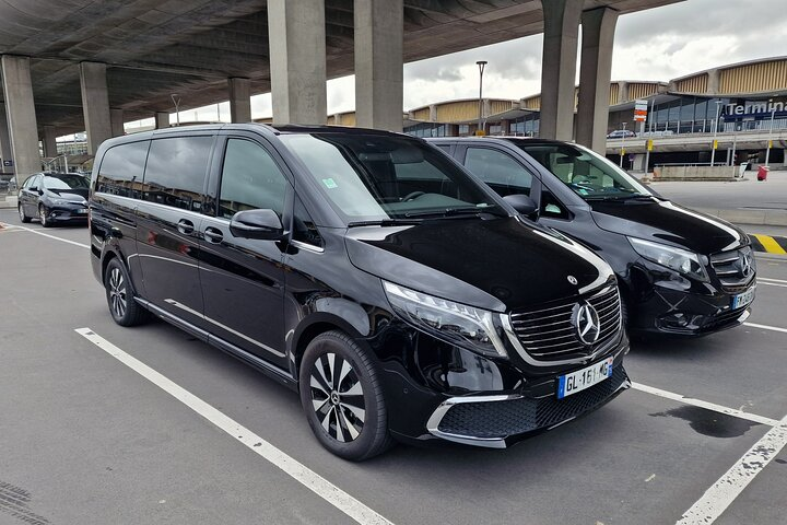 Private Transfer: Reims / Champagne to Paris Airport CDG by Van - Photo 1 of 11