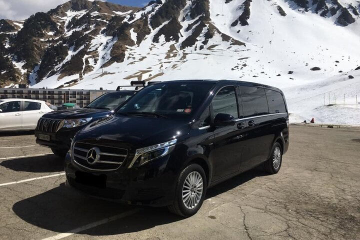 Pyrénées Airport transfer by vehicle with driver - Photo 1 of 7