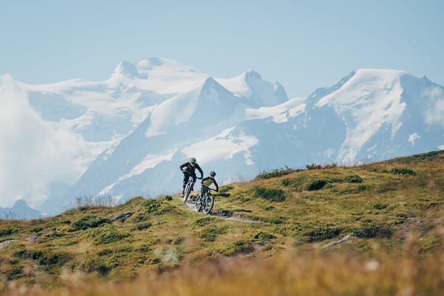 Ride at altitude above Chamonix on an electric mountain bike - Photo 1 of 10