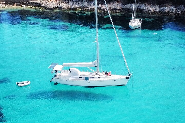 Sailboat tour to the island of Cannes - Photo 1 of 5