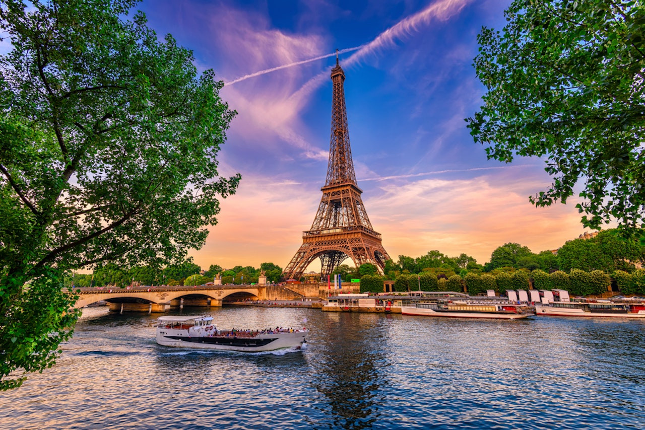 Sightseeing Cruise on the Seine - Photo 1 of 4