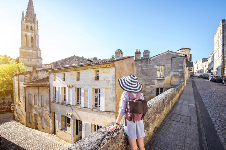 St Emilion Outdoor Escape Game in the Footsteps of Isaac Newton - Photo 1 of 9