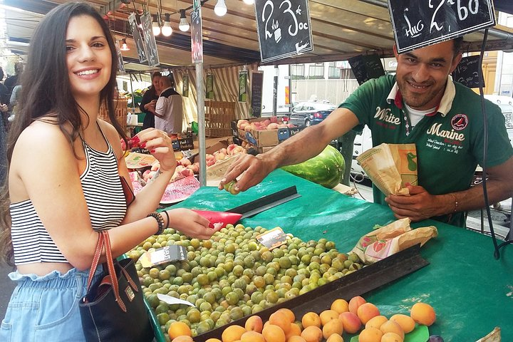 Interacting at the french market