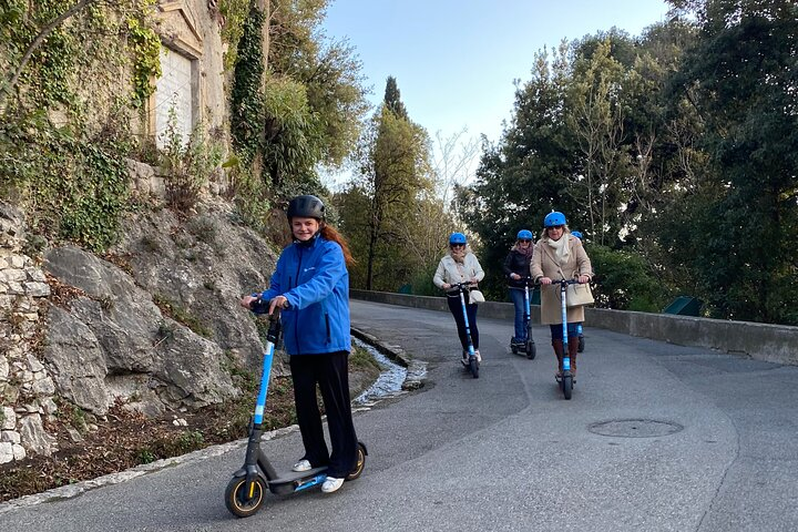 Visit to Nice - castle hill - electric scooter tour