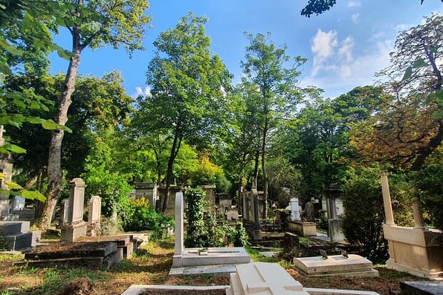 The Legends of Père Lachaise through 20 Artists - Photo 1 of 3