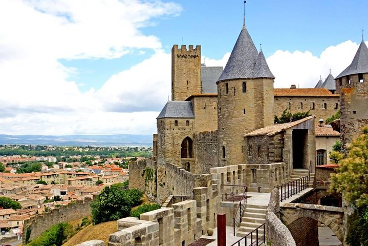 Transfer Toulouse to Carcassonne center - Photo 1 of 2