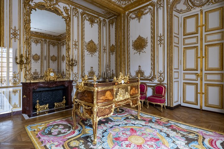 The corner room © Château de Versailles