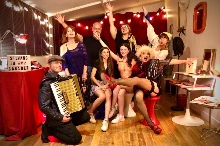 French Dinner & Cabaret Show in Artist's Home - Photo 1 of 18