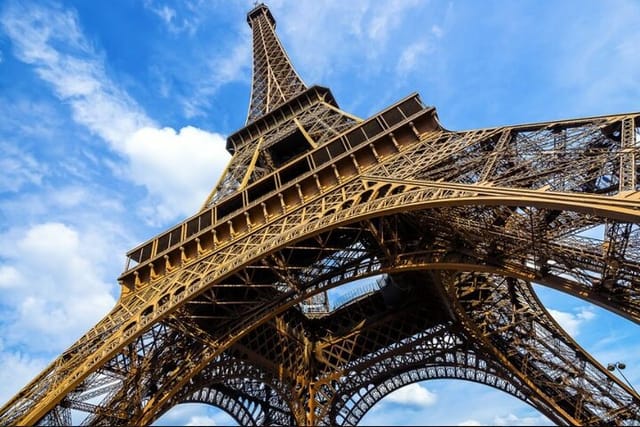 visit-all-floors-of-the-eiffel-tower-by-elevator_1