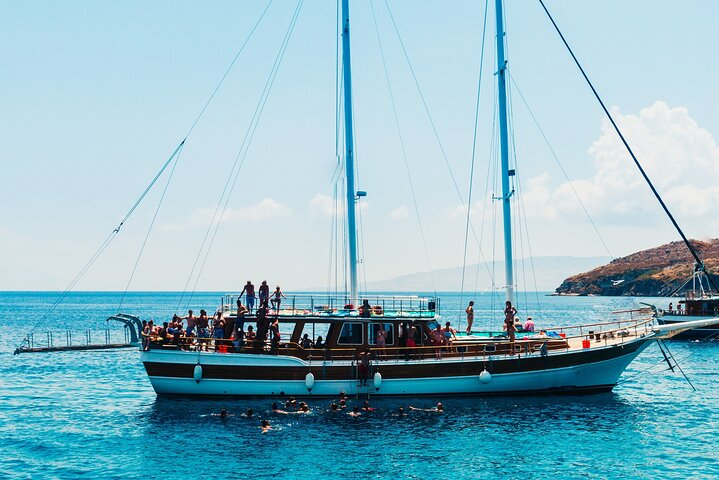 Athens: Full-Day Island Hopping Cruise with Lunch and Swimming - Photo 1 of 8