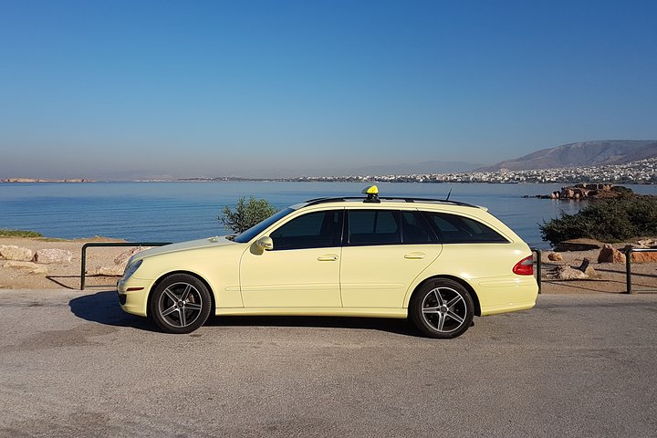 Book a private transfer from your sailboat or yacht with Athens Taxi Wagon’s unique fleet of Mercedes Benz E-Class station wagons and travel luxuriously and stress-free.